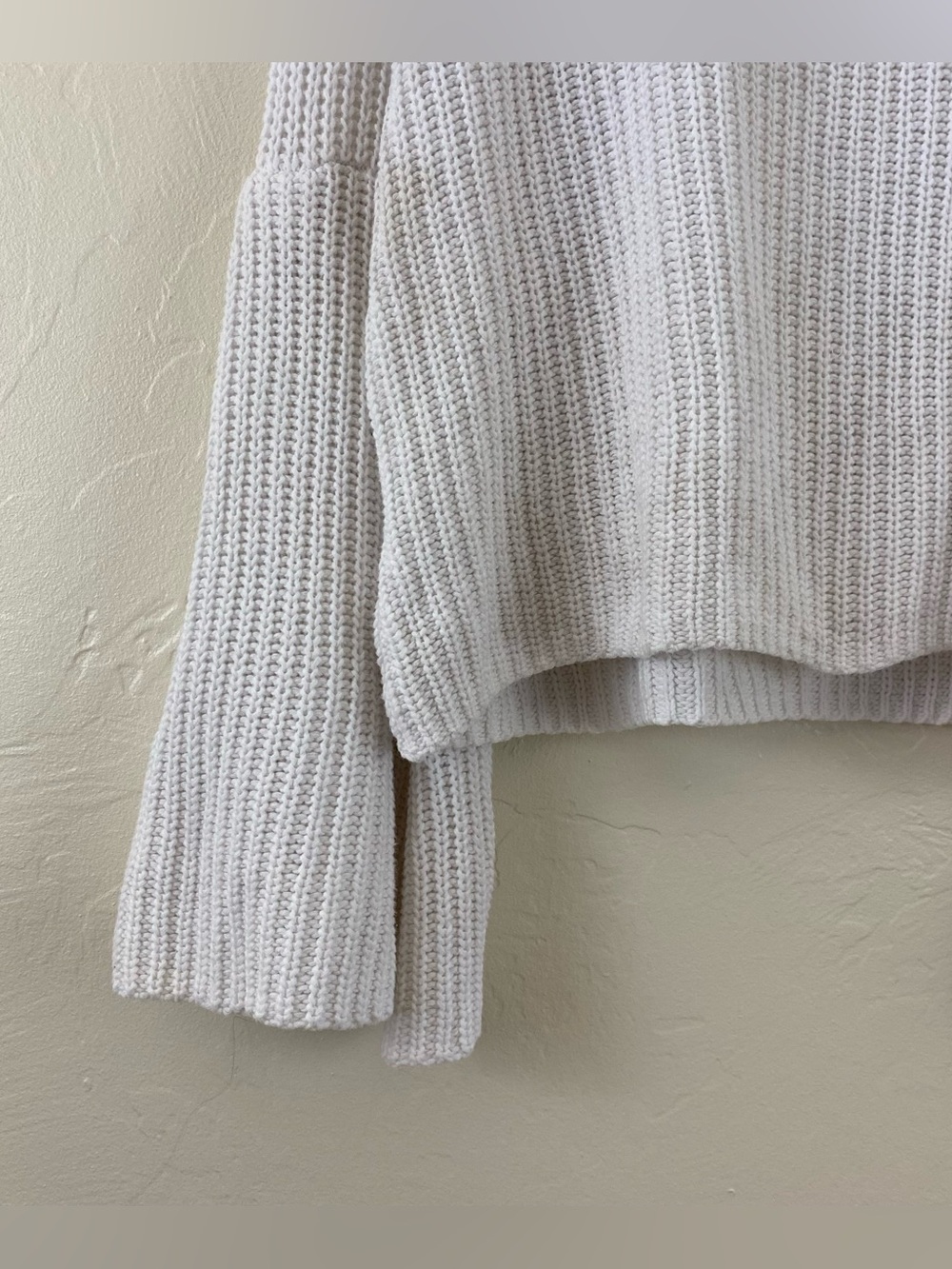 Free People Size XS White Cotton Ribbed Knit Bell Sleeve V-neck Pullover Sweater - Picture 4 of 6